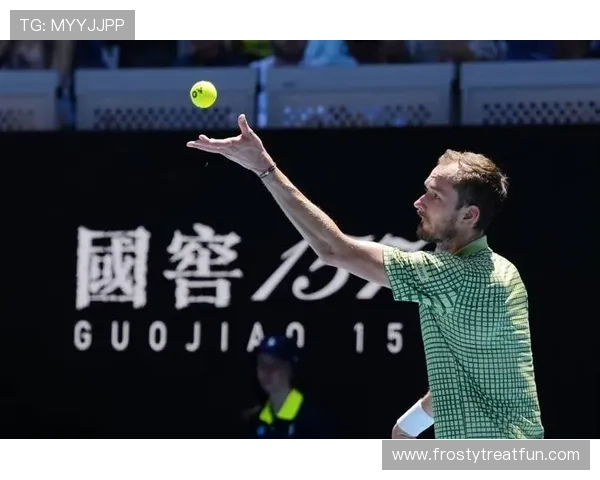 德甲球队在伤停补时逆转胜利，状态回暖引爆全场激情