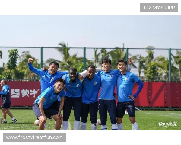 申花争冠形势表面稳固,防守漏洞或成赛季关键隐患 申花争冠形势表面稳固,防守漏洞或成赛季关键隐患