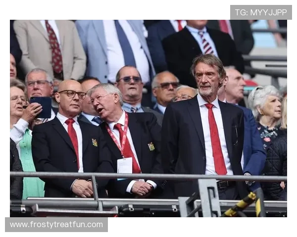 曼联进攻组织混乱问题持续显现，对赛季竞争力构成制约