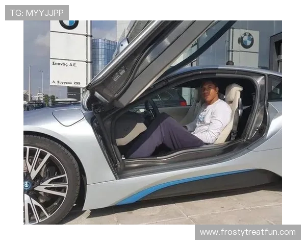 字母哥家车库停的不是车，是队友的梦